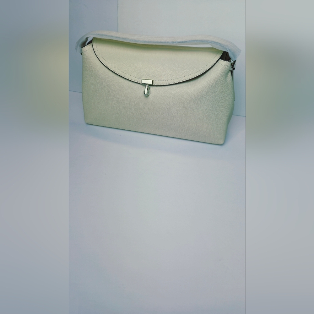 Elegant Cream Shoulder Bag (NWOT) - Picture 16 of 17